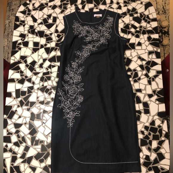 Calvin Klein dress, size 8 - Picture 5 of 5